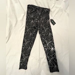 Onzie Hi-Rise Basic Capri with Reflective Print, size XS